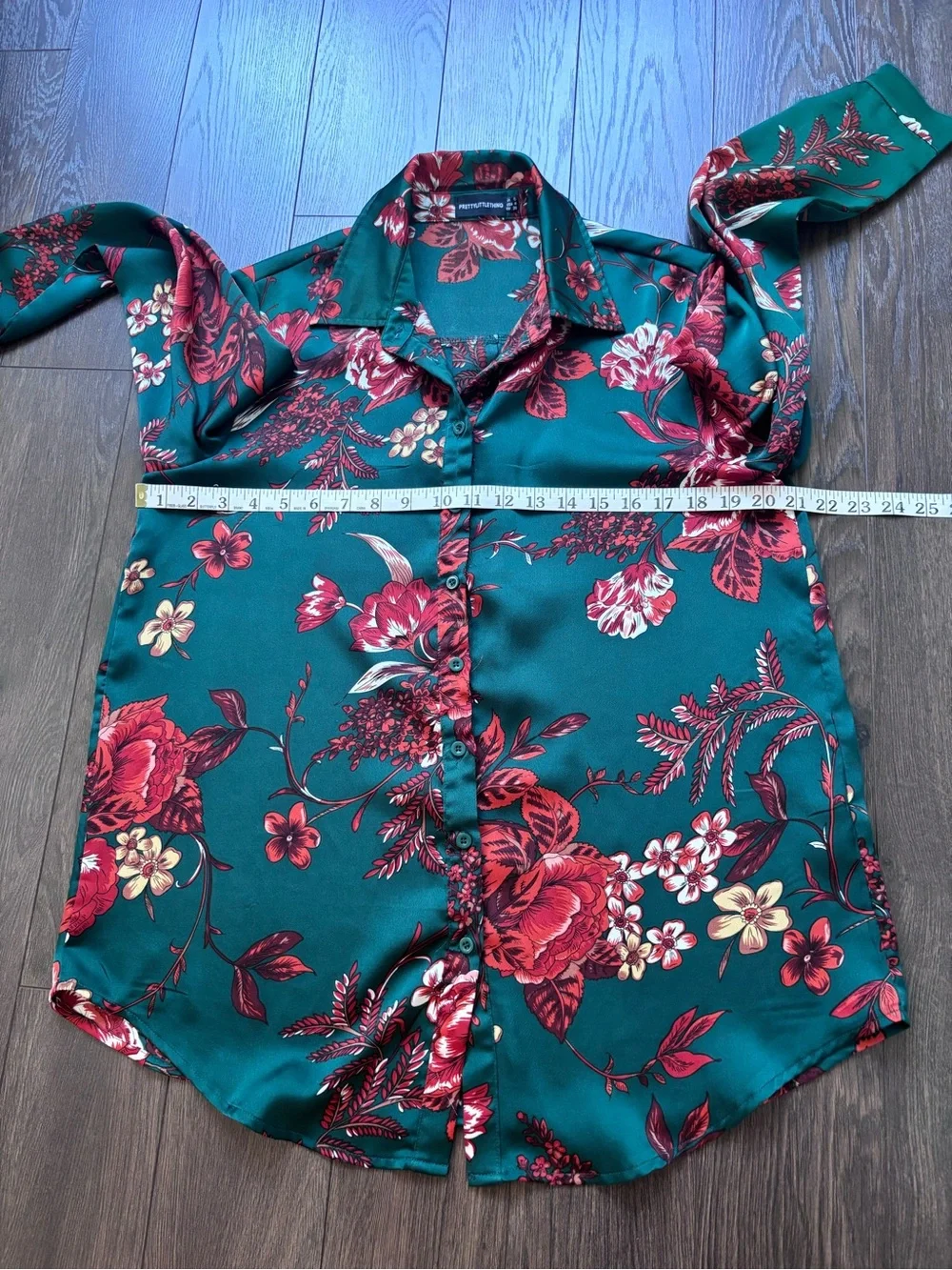 PRETTYLITTLETHING Floral Button-Down Blouse - 4 (Fits like a 8/10) - Picture 6 of 9